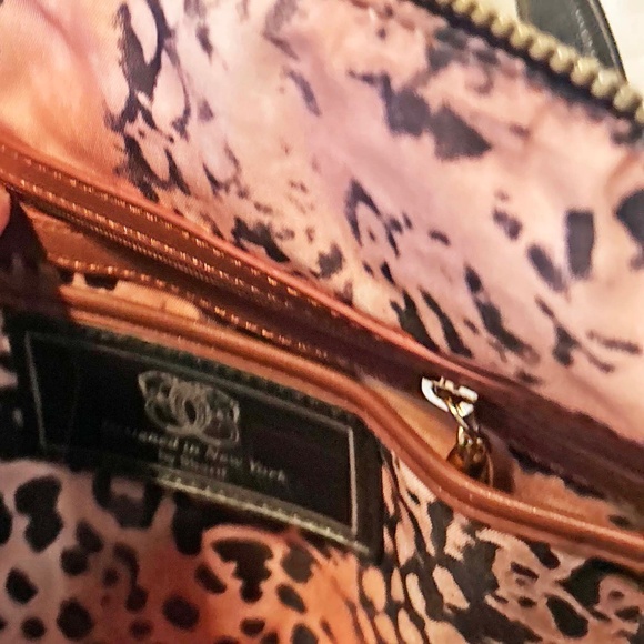 SATCHEL, LEATHER, DUSTY PINK WHITE & BLACK MULTICOLOUR FLORAL, TOP ZIP CLOSURE, - Picture 9 of 15